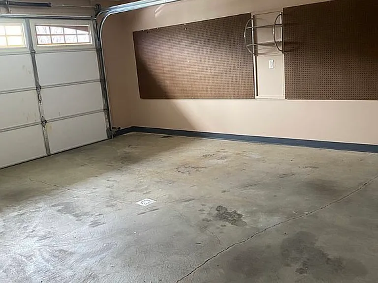 360 Harbor Dr — Photo 8