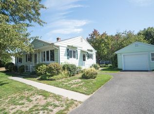 11 Sherwood St, Chicopee, MA 01013
