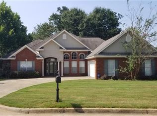 309 Cobblestone Way, Deatsville, AL 36022