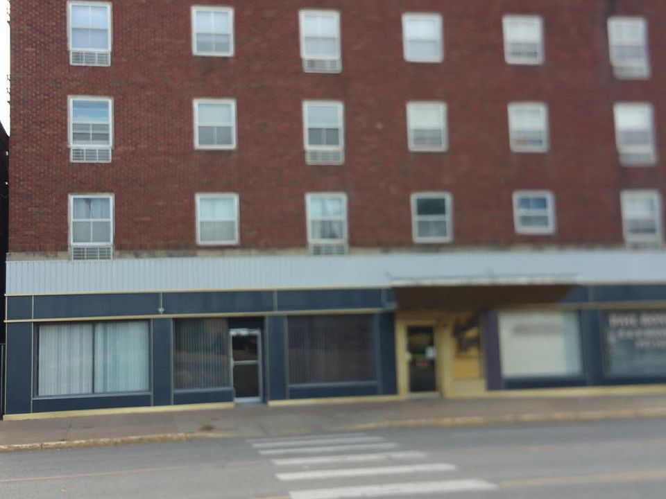 Gold Key Apts. 217 W. Ash St. Salina, KS. 67401