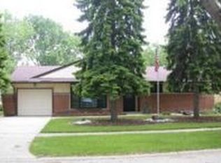 61 Evergreen St, Elk Grove Village, IL 60007