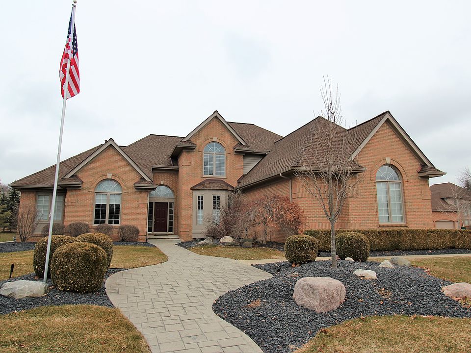 1st image of 47520 Beckenham Blvd