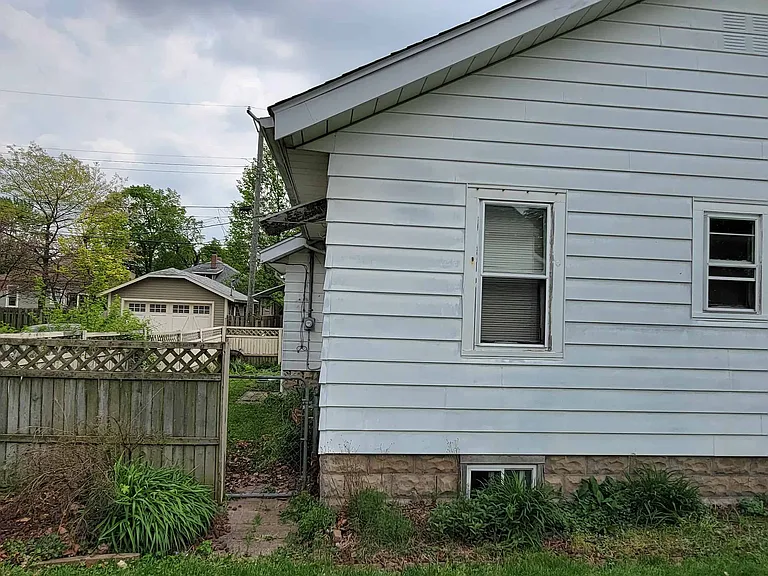 111 Sherman St — Photo 3