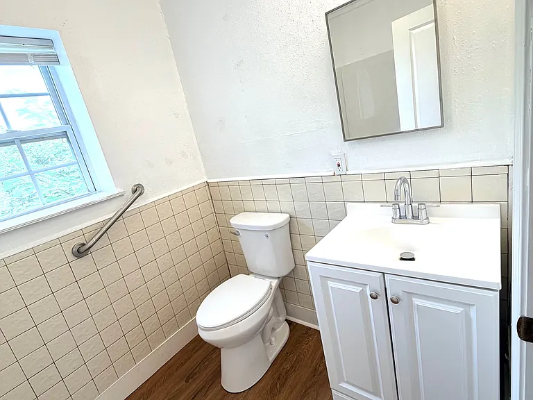 324-330 Cunningham St #326 — Photo 11