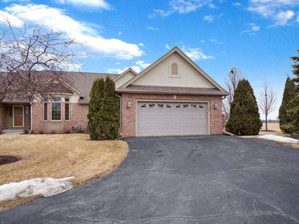200 Eagles Cove CIRCLE, North Prairie, WI 53153