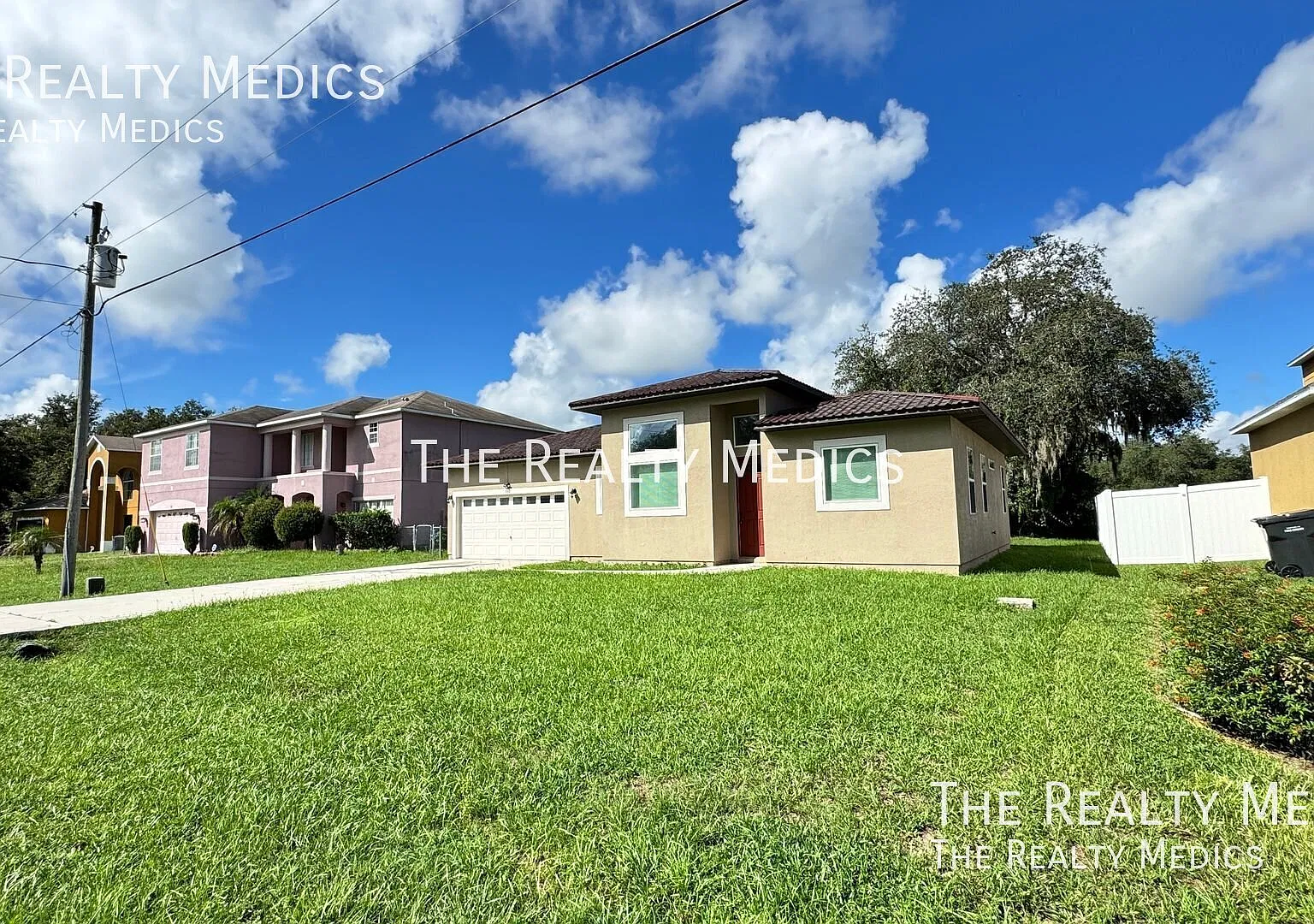 Fantastic 4 Bedroom, 2 Bathroom Home in Poinciana!! — Photo 2