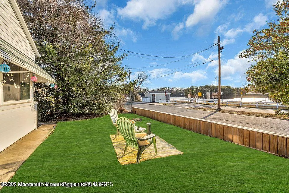 1708 Lake Dr