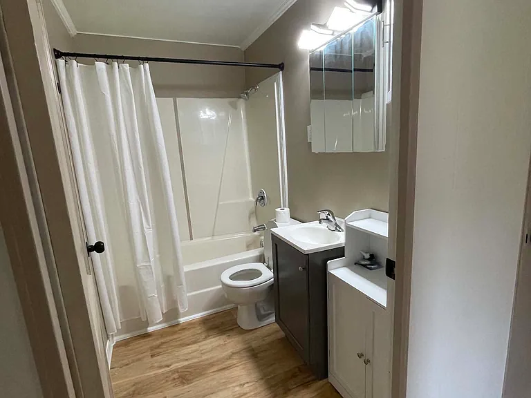 6752 Hamilton St — Photo 17