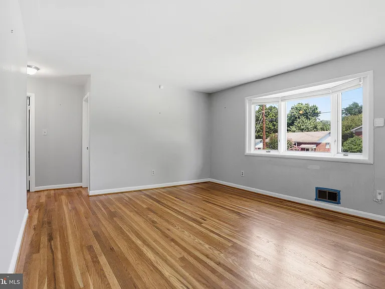 4014 Jeffry St — Photo 4