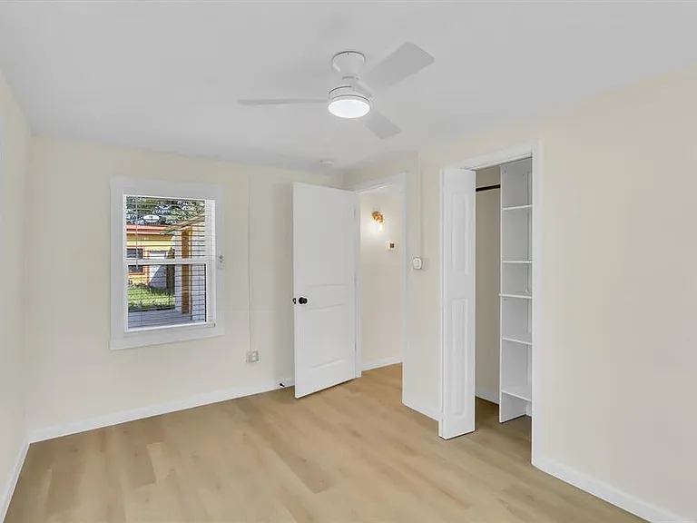 1852 Santa Rosa St — Photo 17