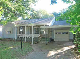 1202 S Stewart Ave, Springfield, MO 65804