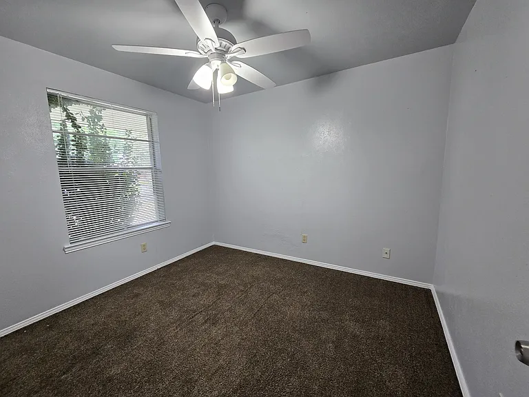 509 Arbor Ln — Photo 8