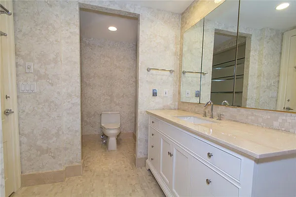 Rented by William B. May | media 45