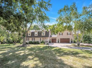 45 Riverwood Dr, Oswego, IL 60543