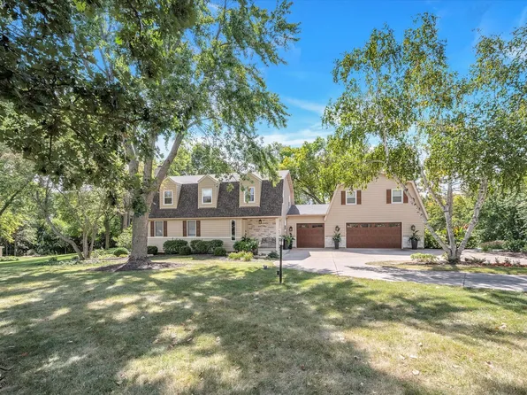 45 Riverwood Dr, Oswego, IL 60543