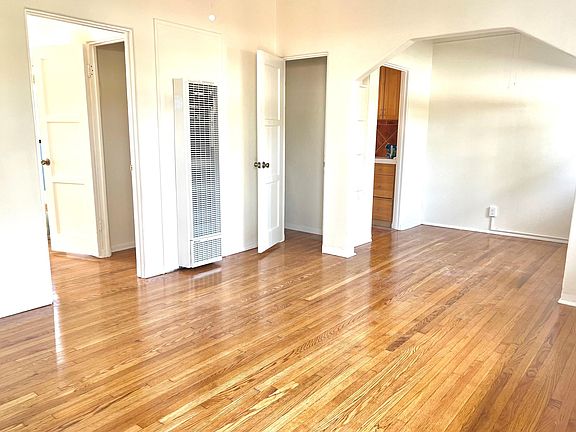 5th image of 2423 Broadway