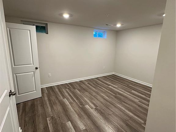 5th image of 7614 Clayton Ave