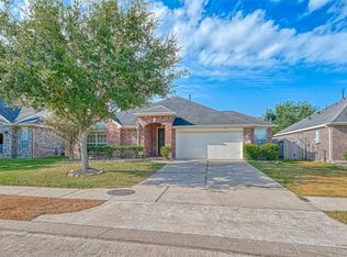 12912 Winter Springs Dr, Pearland, TX 77584