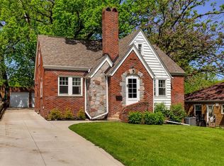 2016 Nash Dr, Des Moines, IA 50314