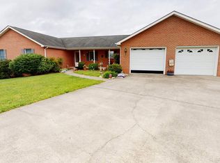 104 Brandylion Ct, Stephens City, VA 22655