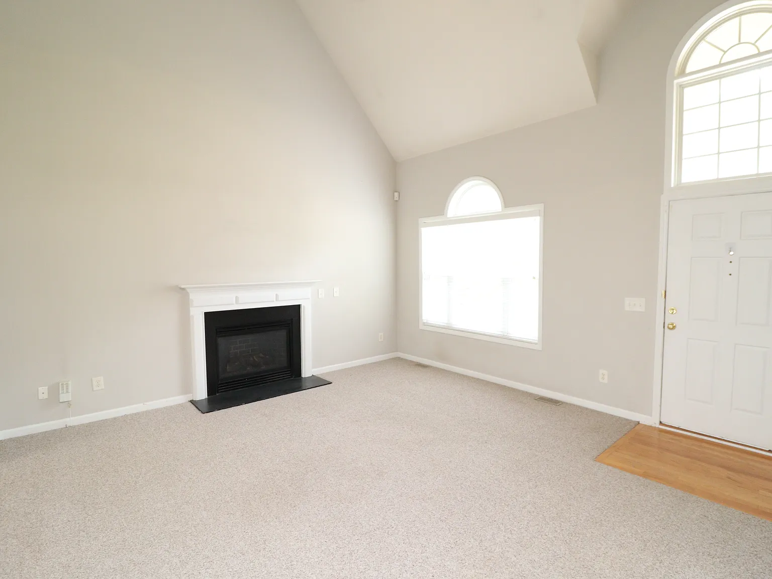 4 bed, 2.5 bath, $2,295 — Photo 3