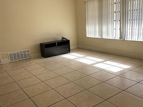 4th image of 800 NW 76th Ave #800