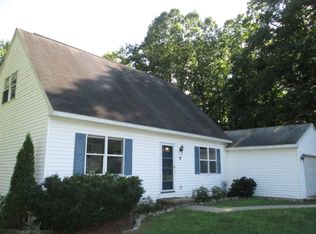 14 Castlewood Dr, Saratoga Springs, NY 12866