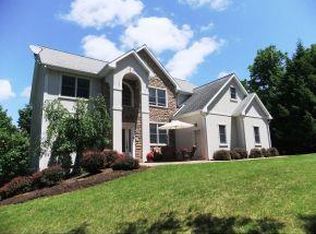 33 Pine Meadow Rd, Vestal, NY 13850