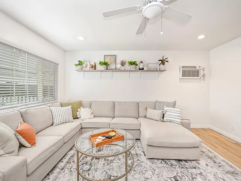 177 Virginia Pl #B — Photo 6