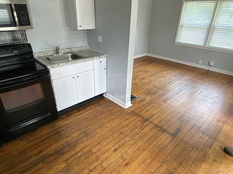 607 N Tibbs Ave — Photo 5