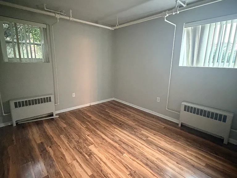 570 Whitney Ave #S — Photo 9