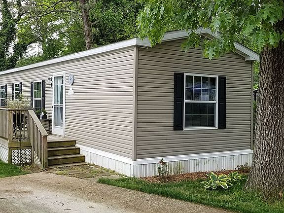 2nd image of 525 Riverleigh Ave Unit M8