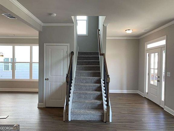 4th image of 5203 Addison St