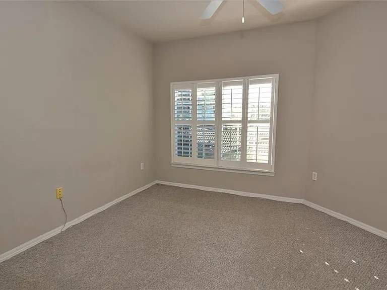 5122 Northridge Rd #202 — Photo 12