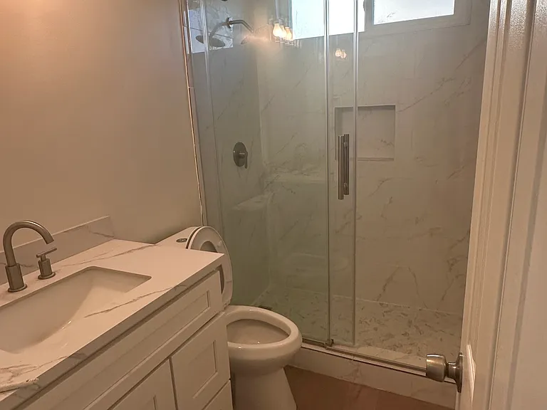 1724 Barry Ave #9 — Photo 9