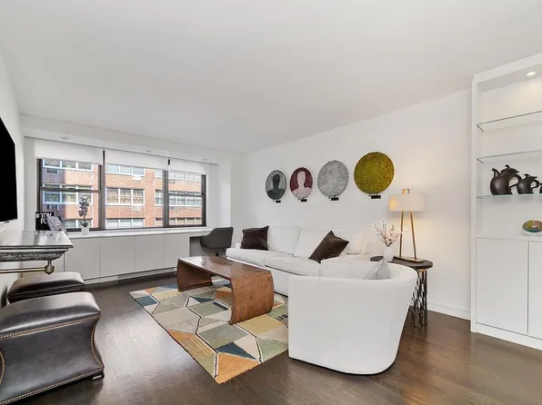 301 E 69th St APT 4B, New York, NY 10021