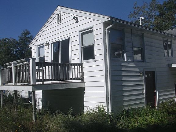 3rd image of 44 Douglas Dr