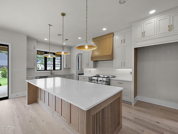 5th image of 80 Swanbourne Cv