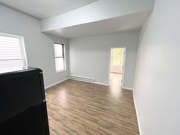 3rd image of 2308 Cecil B Moore Ave #2R
