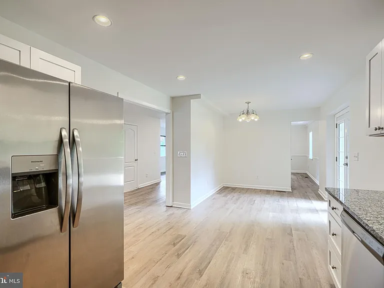 605 N Paradise Rd — Photo 14