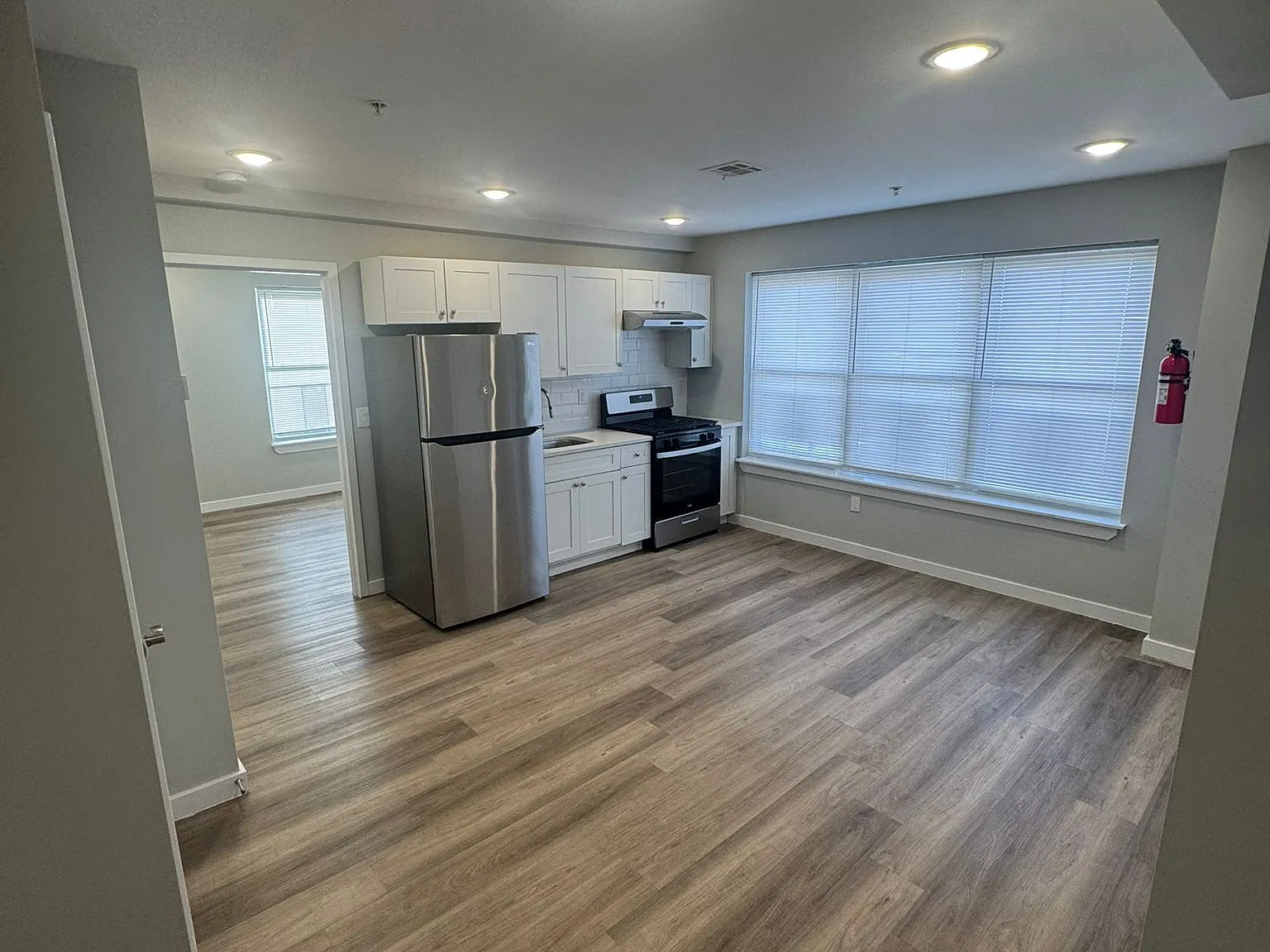 1 bed, $1,718 — Photo 3