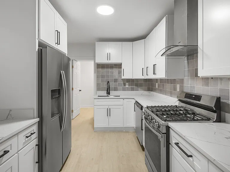 315 E Fort Ave — Photo 8