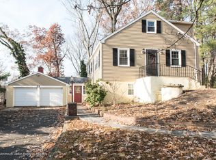 55 Pease Rd, Manalapan, NJ 07726