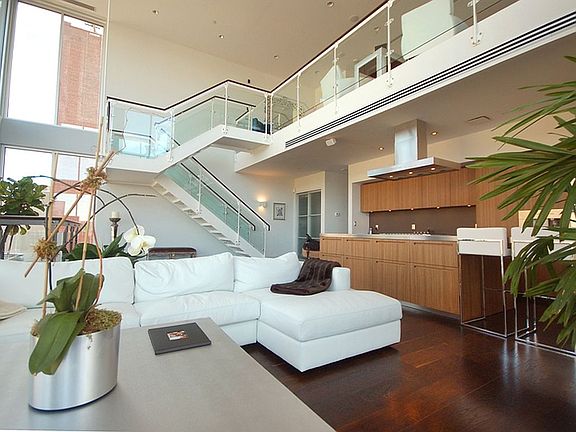 2nd image of 120 11th Ave Unit Penthouse