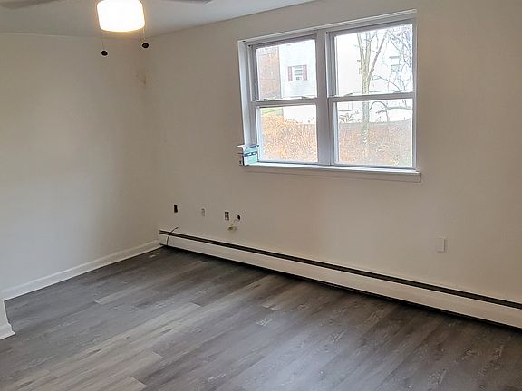 4th image of 111 Devereaux Ave Floor 1