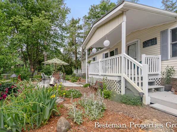 6235 E Dave St, Newaygo, MI 49337