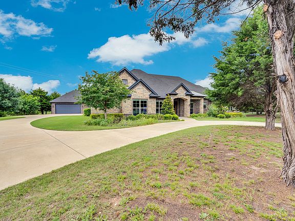 3rd image of 307 Terrace Ln