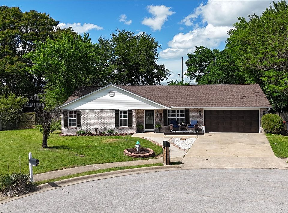 1st image of 3826 Derrick Ln