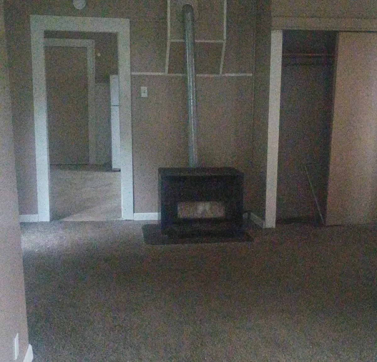 3 bed, 1.5 bath, 1392 sqft, $1,100 — Photo 3