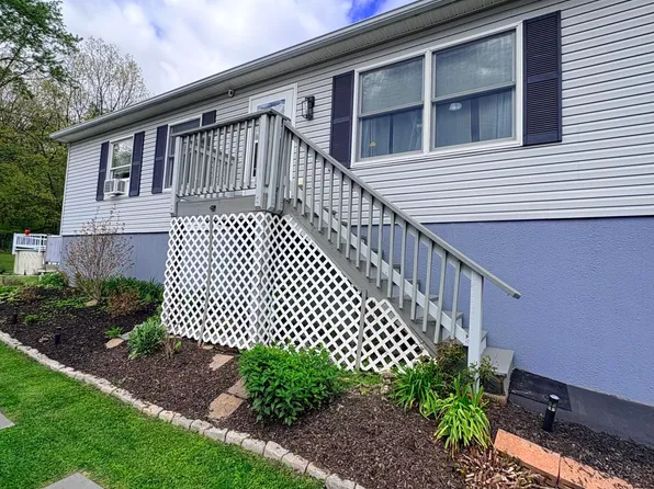467 Bagnick St, Peckville, PA 18452